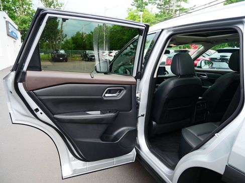 Used 2021 Nissan Rogue SV w/ Premium Package AWD/4WD image 25