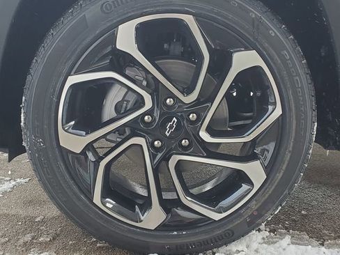 New 2025 Chevrolet Trax RS w/ Sunroof Package image 11