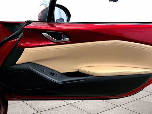 Used 2020 MAZDA MX-5 Miata RF Grand Touring image 23