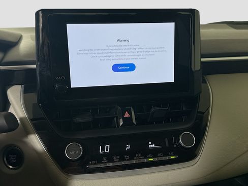 Used 2025 Toyota Corolla LE w/ Convenience Package FWD image 18