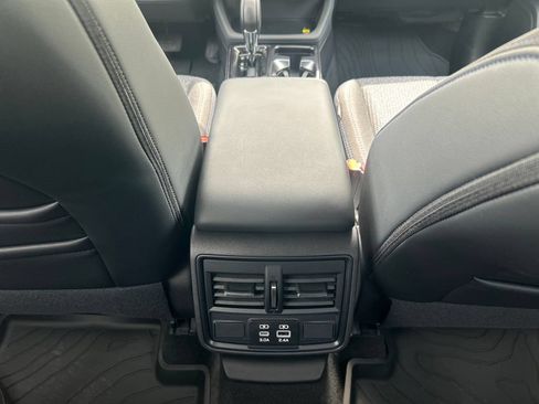 Used 2026 Subaru Forester Premium AWD/4WD image 30