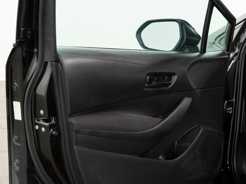 Used 2022 Toyota Corolla LE image 6