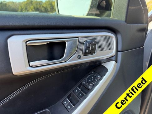 Used 2021 Ford Explorer Limited w/ Equipment Group 301A image 18
