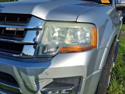 Used 2016 Ford Expedition Limited AWD/4WD image 3