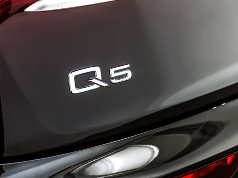 Used 2024 Audi Q5 e Premium Plus image 8