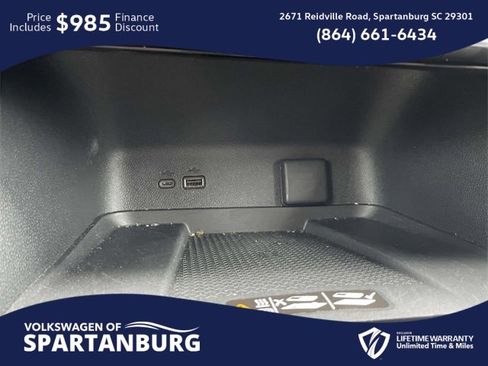 Used 2024 Chevrolet Traverse RS image 29