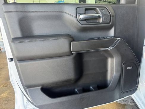 Used 2019 GMC Sierra 1500 AT4 w/ AT4 Premium Package AWD/4WD image 4