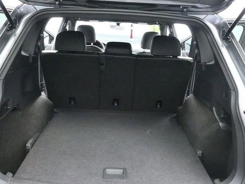 Used 2021 Volkswagen Tiguan SE R-Line image 13