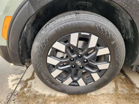 Used 2025 Hyundai Santa Cruz SEL FWD image 8