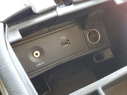 Used 2015 Ford Fusion SE FWD image 18