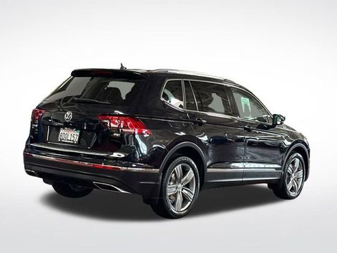 Used 2018 Volkswagen Tiguan SEL Premium FWD image 5