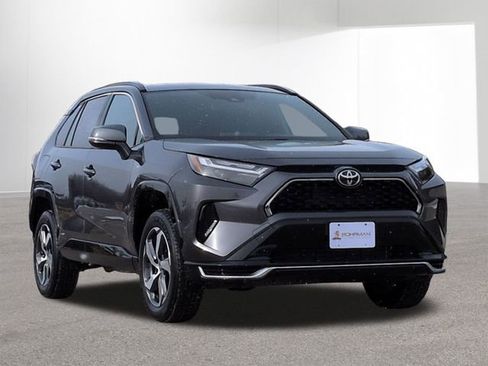 New 2025 Toyota RAV4 SE image 3