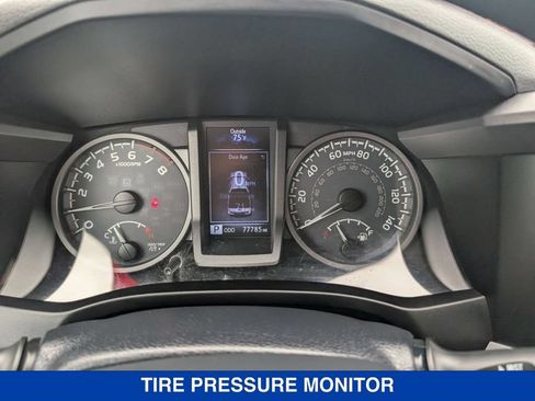 Used 2017 Toyota Tacoma TRD Off-Road AWD/4WD image 21