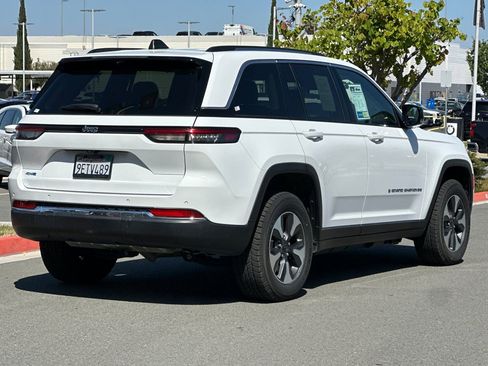 Used 2022 Jeep Grand Cherokee Limited 4xe w/ Luxury Tech Group II AWD/4WD image 4