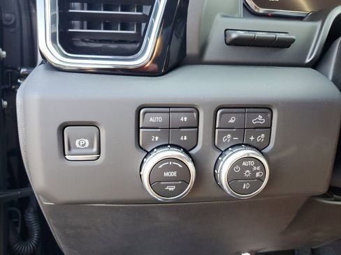 New 2026 GMC Sierra 1500 Denali w/ Denali Reserve Package AWD/4WD image 31