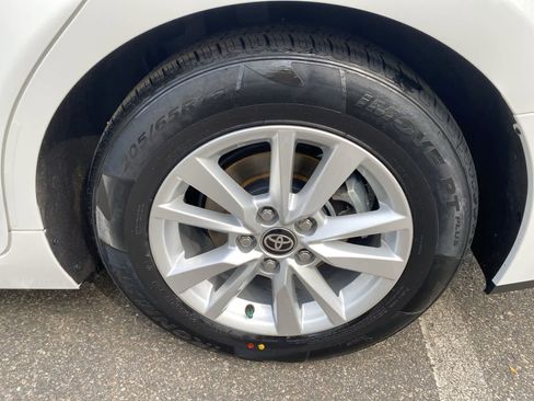 Used 2025 Toyota Camry LE image 16