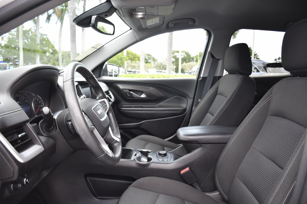 Used 2024 GMC Terrain SLE w/ Driver Convenience Package FWD image 20