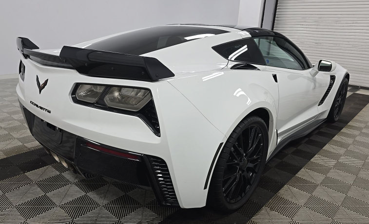 Used 2016 Chevrolet Corvette Z06 w/ 2LZ Preferred Equipment Group RWD image 2