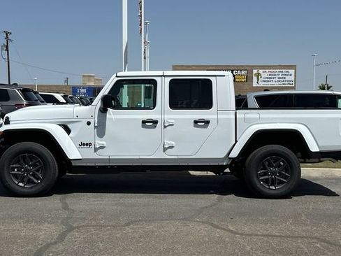 New 2026 Jeep Gladiator Sport AWD/4WD image 6