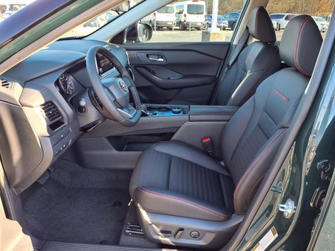 New 2026 Nissan Rogue SV image 12