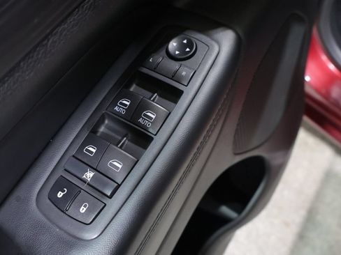 Used 2020 Jeep Grand Cherokee Altitude AWD/4WD image 14