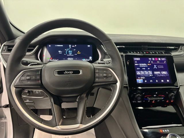 Used 2023 Jeep Grand Cherokee Altitude AWD/4WD image 18