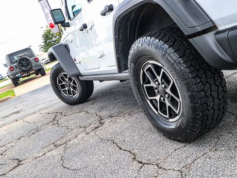 Used 2024 Jeep Wrangler Unlimited Rubicon image 11