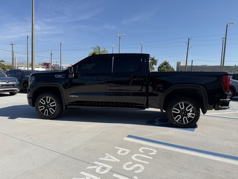 Used 2022 GMC Sierra 1500 AT4 w/ AT4 Preferred Package image 8