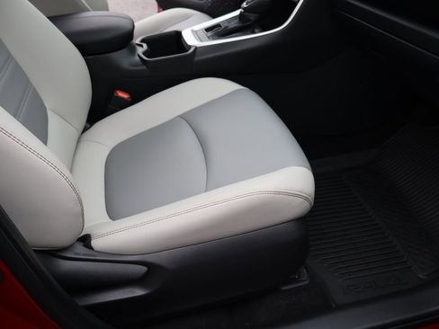 Used 2025 Toyota RAV4 XLE Premium w/ Weather Package image 31