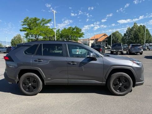 Used 2025 Toyota RAV4 XLE AWD/4WD image 5