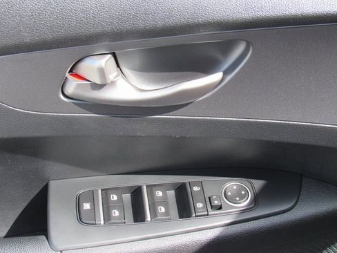 Used 2021 Kia Forte LXS image 13