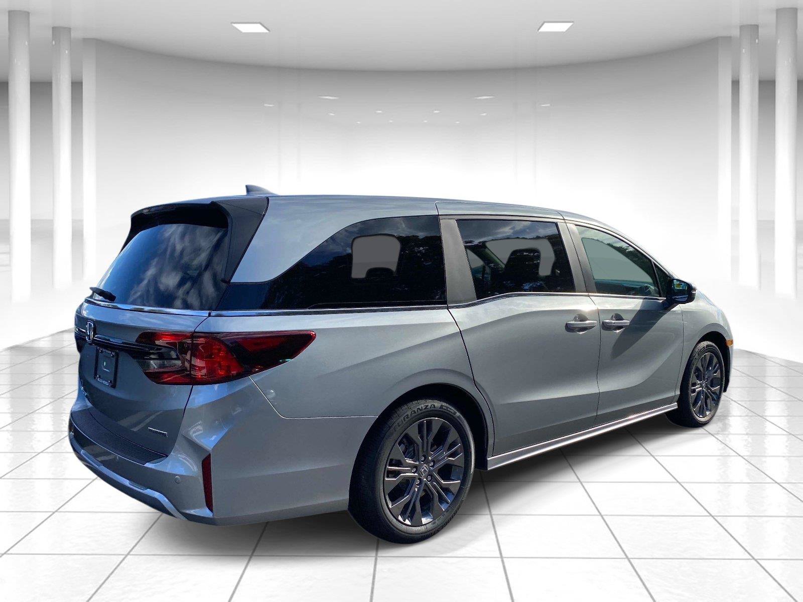 New 2027 Honda Odyssey Touring image 3