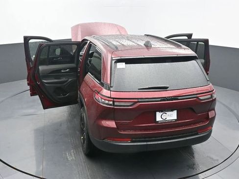 New 2025 Jeep Grand Cherokee Altitude AWD/4WD image 72