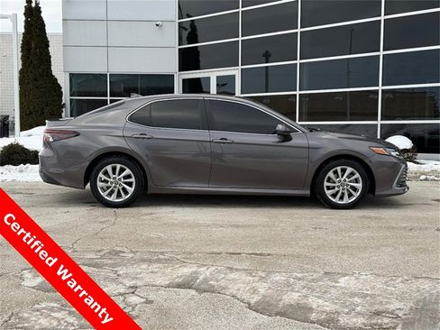 Used 2023 Toyota Camry LE image 2