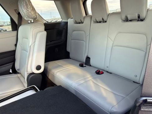 New 2026 Nissan Pathfinder SL FWD image 23
