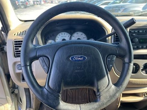Used 2004 Ford Escape Limited image 13