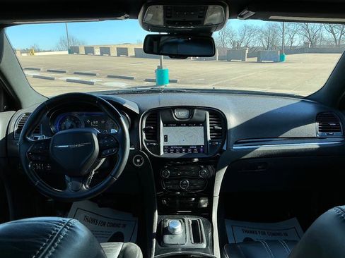 Used 2018 Chrysler 300 S w/ 300S Premium Group image 39