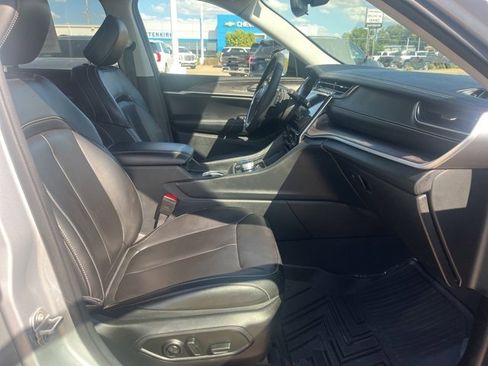 Used 2024 Jeep Grand Cherokee Limited w/ Black Appearance Package image 63