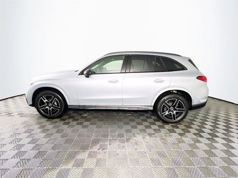 Used 2025 Mercedes-Benz GLC 300 4MATIC image 3