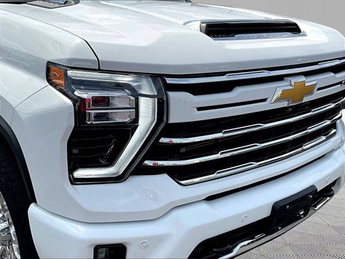 Used 2024 Chevrolet Silverado 2500 LTZ w/ LTZ Plus Package AWD/4WD image 33