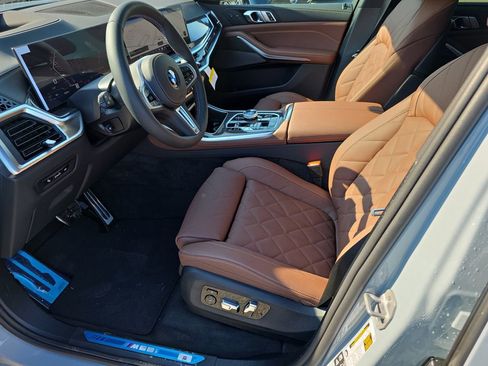 New 2026 BMW X5 M60i image 8