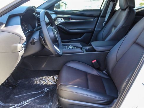 New 2026 MAZDA MAZDA3 Hatchback w/Premium Plus Pkg image 19