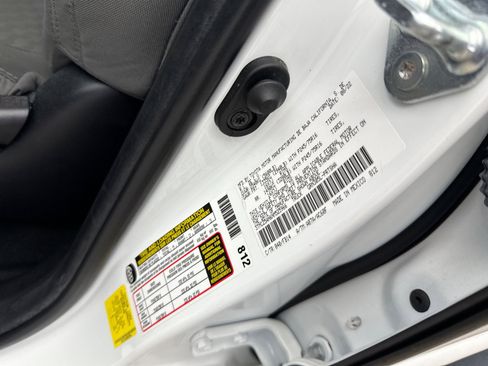 Used 2022 Toyota Tacoma SR image 19