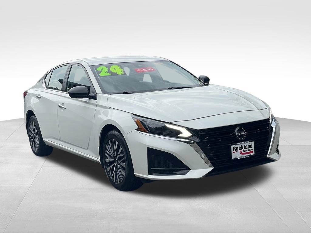 Certified 2024 Nissan Altima 2.5 SV AWD/4WD image 3
