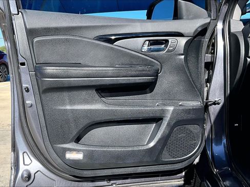 Used 2016 Honda Pilot Touring image 21