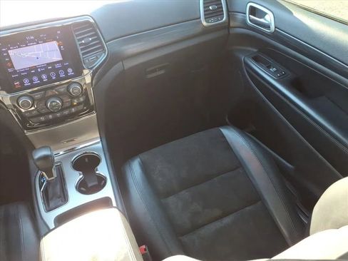 Used 2019 Jeep Grand Cherokee Altitude image 19