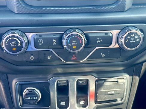 Used 2019 Jeep Wrangler Sport AWD/4WD image 16