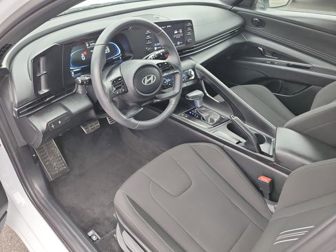 Certified 2025 Hyundai Elantra Sport w/ Cargo Package image 5