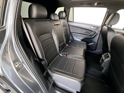 Used 2022 Volkswagen Tiguan SEL R-Line AWD/4WD image 36