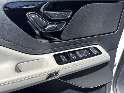 Used 2025 Lincoln Aviator 2WD image 14
